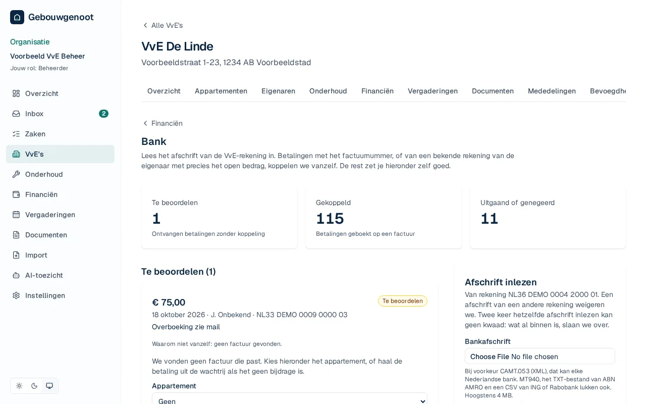 De bankpagina: wat er te beoordelen is, wat gekoppeld is, en rechts het inlezen van een afschrift.